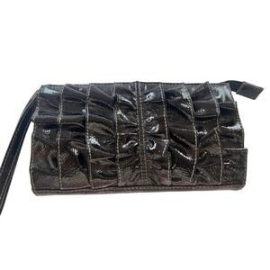 Nine & Co Black Patent Leather Ruffled Clutch Wristlet Party Wedding Purse‎